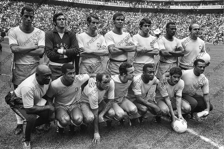 Weltmeister Brasilien oben v.l. Carlos Alberto Torres, Torwart Felix, Wilson Piazza, Brito, Clodoaldo, Everaldo, Konditionstrainer Admildo Chirol unten v.l. Betreuer Masseur Mario Americo, Jairzinho, Gerson, Tostao, Pele, Rivelino, Betreuer Masseur Nocaute Jack Fussball, WM 1970 in Mexiko, Finale, Brasilien - Italien 4:1 