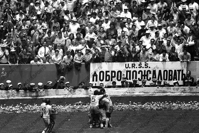 21 June 1970 - FIFA World Cup Final - Brazil v Italy - The Brazil squad celebrate Jairzinhos goal infront of their fans. 