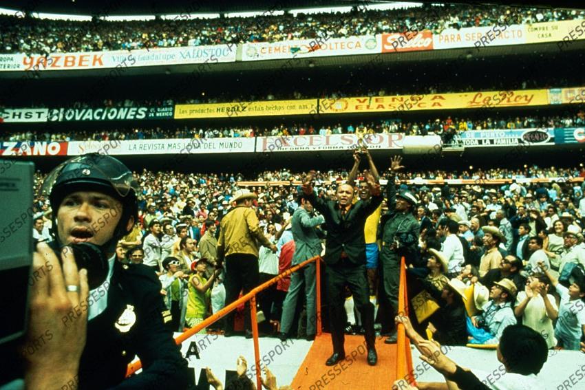 World Cup Final match at the Azteca Stadium in Mexico City Brazil 4 v Italy 1 Brazilian captain Carlos Alberto holds aloft the Jules Rimet World Cup trophy after the presentation June 1970 