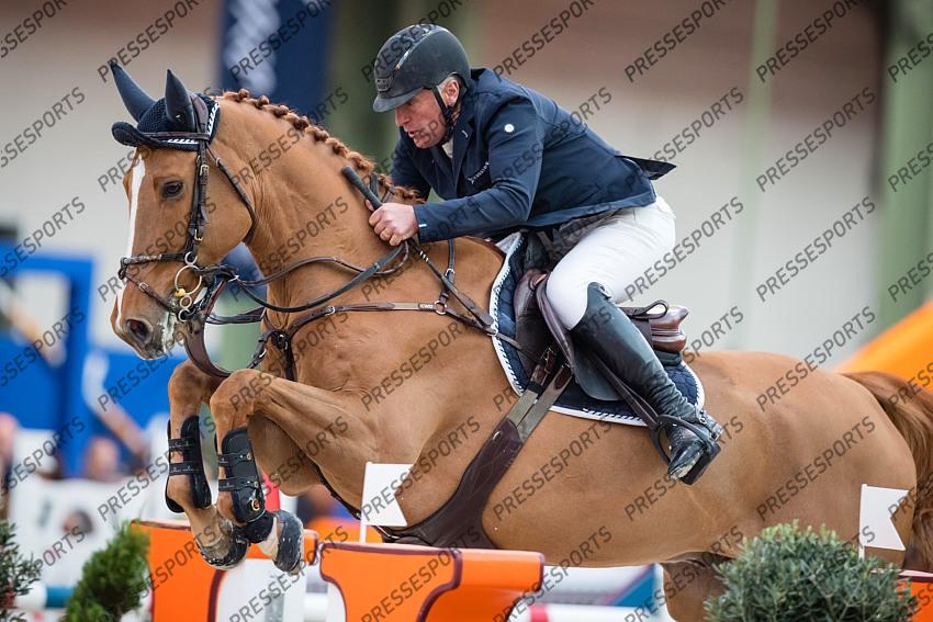 Photographie Eric KNOLL. Saut Hermes 2019. Jumping CSI 5. Roger Yves BOST (FRA). VINO D'ESPINET 