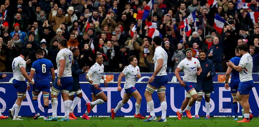 2020 Guinness Six Nations Championship Round 2, Stade de France, Paris, France 9/2/2020 France vs Italy French players celebrate with Grégory Alldritt after he scored his sides third try Mandatory Credit ©INPHO/James Crombie 
