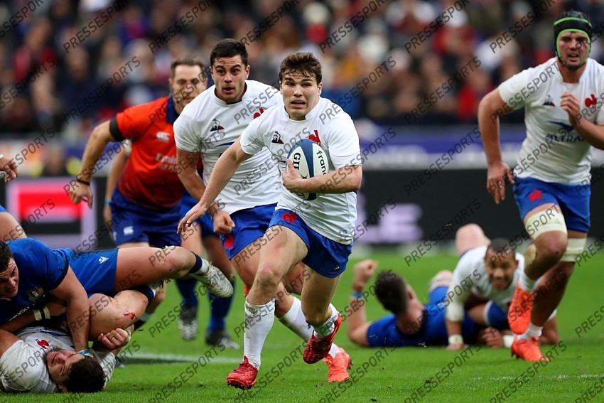2020 Guinness Six Nations Championship Round 2, Stade de France, Paris, France 9/2/2020 France vs Italy France's Antoine Dupont Mandatory Credit ©INPHO/Billy Stickland 