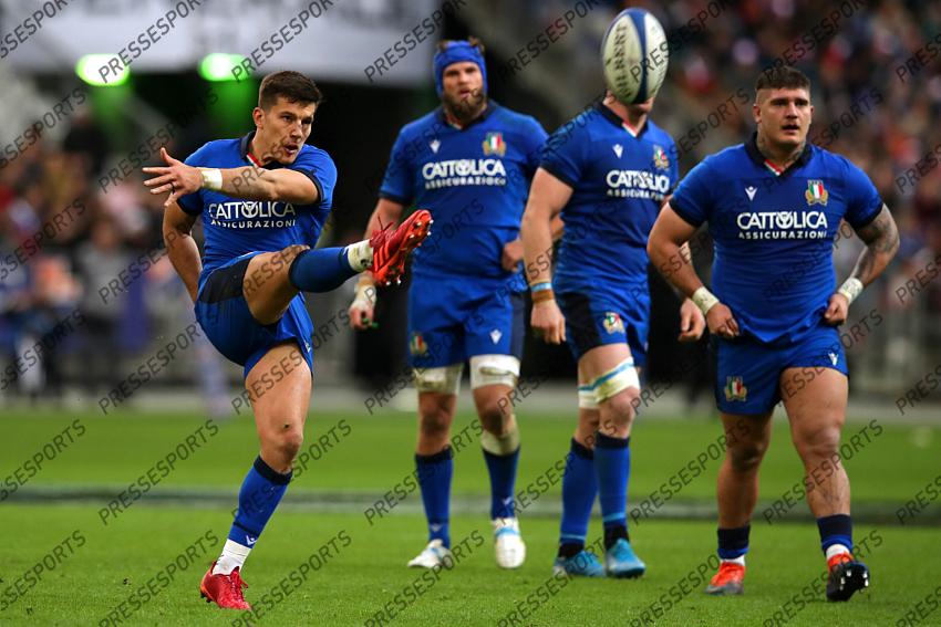 2020 Guinness Six Nations Championship Round 2, Stade de France, Paris, France 9/2/2020 France vs Italy Italy's Tommaso Allan kicks Mandatory Credit ©INPHO/Giuseppe Fama 