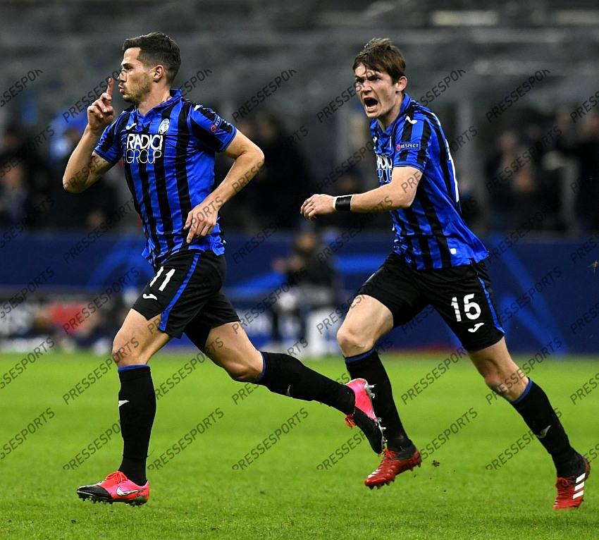 Foto IPP/Paolo Bona MIlano 19/02/2020 UEFA Champions League di calcio 2019/2020 ottavi gara di andata Atalanta-Valencia nela foto remo freuler esulta dopo il gol del 3-0 con marten de roon Italy Photo Press Worldwide Copyright 