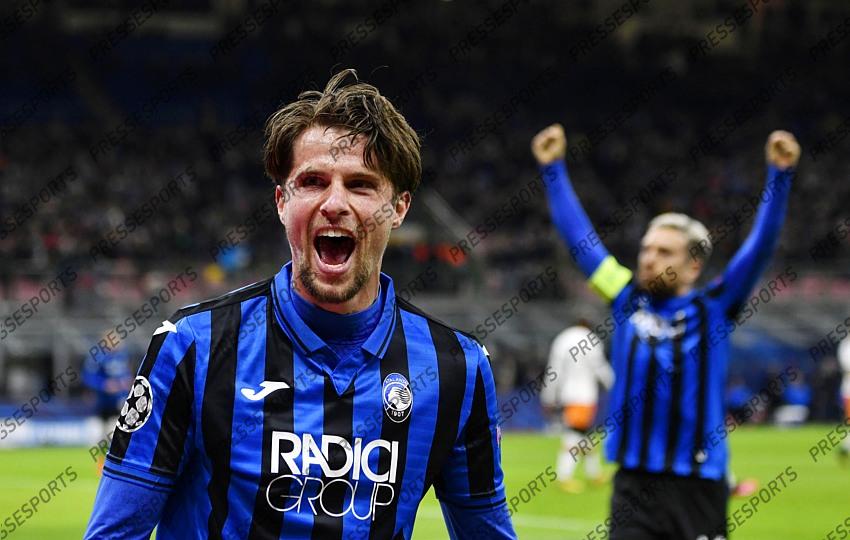 Foto IPP/Paolo Bona MIlano 19/02/2020 UEFA Champions League di calcio 2019/2020 ottavi gara di andata Atalanta-Valencia nela foto hans hateboer esulta dopo il gol del 1-0 Italy Photo Press Worldwide Copyright 