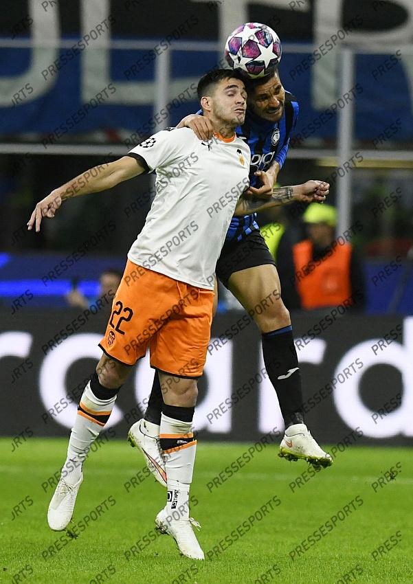 Foto IPP/Paolo Bona MIlano 19/02/2020 UEFA Champions League di calcio 2019/2020 ottavi gara di andata Atalanta-Valencia nela foto joseÄô palomino e maxi gomez Italy Photo Press Worldwide Copyright 