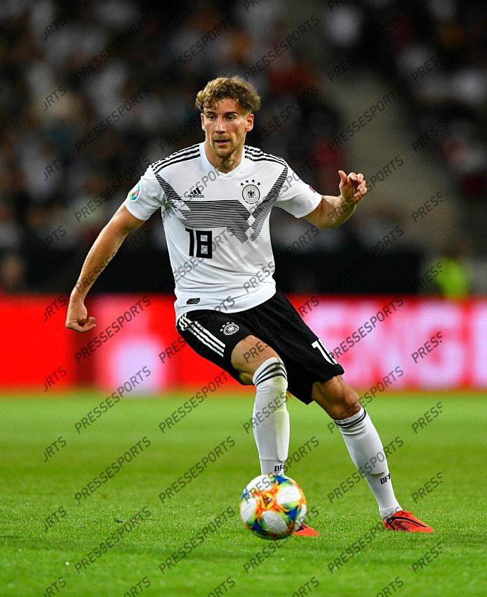11.06.2019, Opel Arena, Mainz, GER, UEFA EM Qualifikation, Deutschland vs Estland, Gruppe C, im Bild Leon Goretzka (GER) am Ball // during the UEFA European Championship qualification, group C match between Germany and Estonia at the Opel Arena in Mainz, Germany on 2019/06/11. EXPA Pictures © 2019, PhotoCredit: EXPA/ Eibner-Pressefoto/ Weber ATTENTION - OUT of GER 