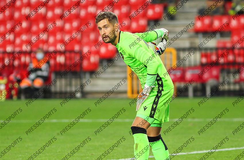 Aitor Fernandez of Levante UD in action during the La Liga football match played between Granada CF and Levante UD at Nuevo los Carmenes stadium on November 01, 2020 in Granada, Spain. 