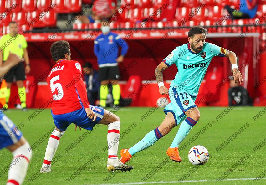 Jose Luis Morales of Levante UD controls the ball during the La Liga football match played between Granada CF and Levante UD at Nuevo los Carmenes stadium on November 01, 2020 in Granada, Spain. 