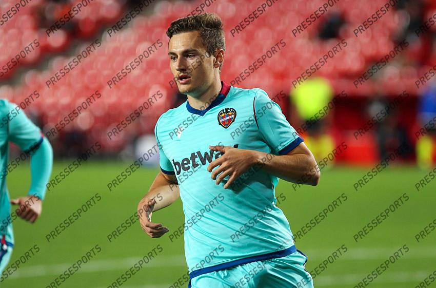 Jorge de Frutos of Levante UD during the La Liga football match played between Granada CF and Levante UD at Nuevo los Carmenes stadium on November 01, 2020 in Granada, Spain. 