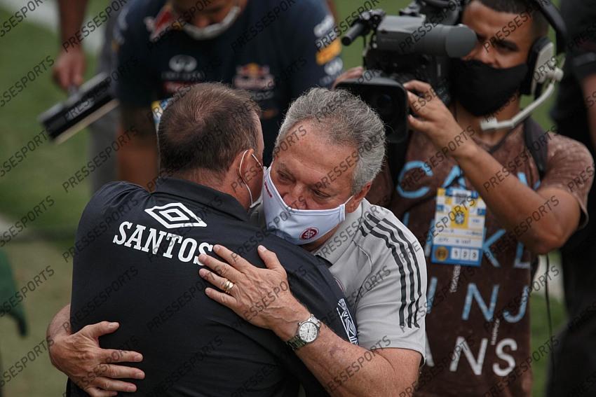 SP - Santos - 11/14/2020 - BRAZILIAN 2020, SANTOS X INTERNACIONAL - Abel Braga coach of Internacional during a match against Santos at Vila Belmiro stadium for the Brazilian championship A 2020. Photo: Ettore Chiereguini / AGIF 