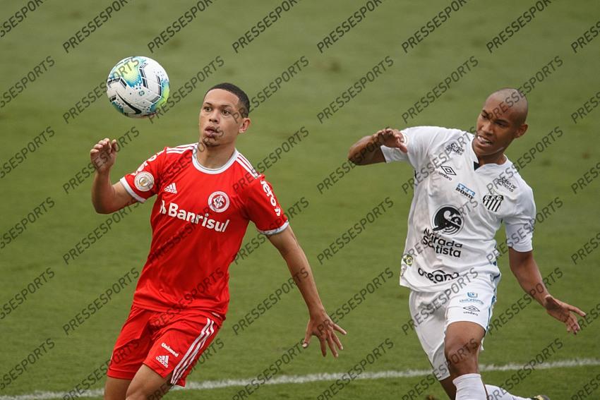 SP - Santos - 11/14/2020 - BRAZILIAN 2020, SANTOS X INTERNACIONAL - Marcos Guilherme player of Internacional during a match against Santos at Vila Belmiro stadium for the Brazilian championship A 2020. Photo: Ettore Chiereguini / AGIF 