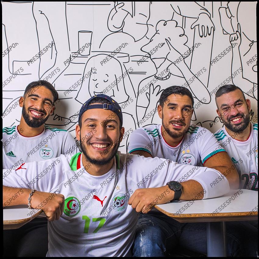 Supporters de l Equipe de foot algerienne a Saint-Denis. achour tani (bilal) mazouz (khaled) delhomme (anis) korchi (naim) 