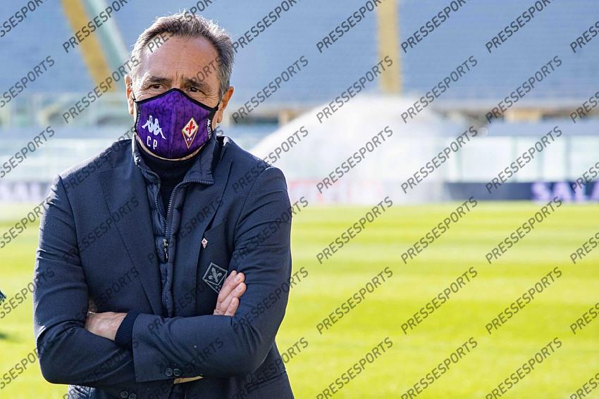 Firenze, Fiorentina - Benevento, serie A, nella foto l'allenatore Cesrae Prandelli all'ingresso in campo per il sopralluogo 2020-11-21 © Niccolò Cambi/Massimo Sestini 