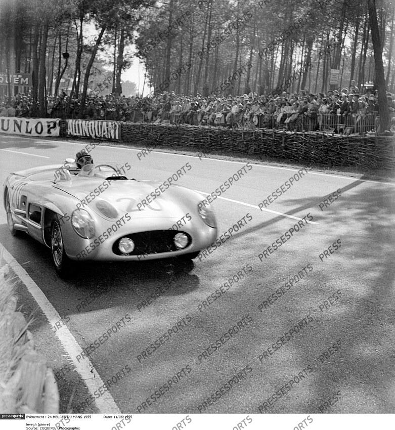 Pierre Levegh John Fitch Mercedes-Benz 300 SLR la voiture qui sera accidenté et causera la mort de 82 personnes et le pilote Pierre Levegh décèdera dans l'accident Local Caption levegh (pierre)