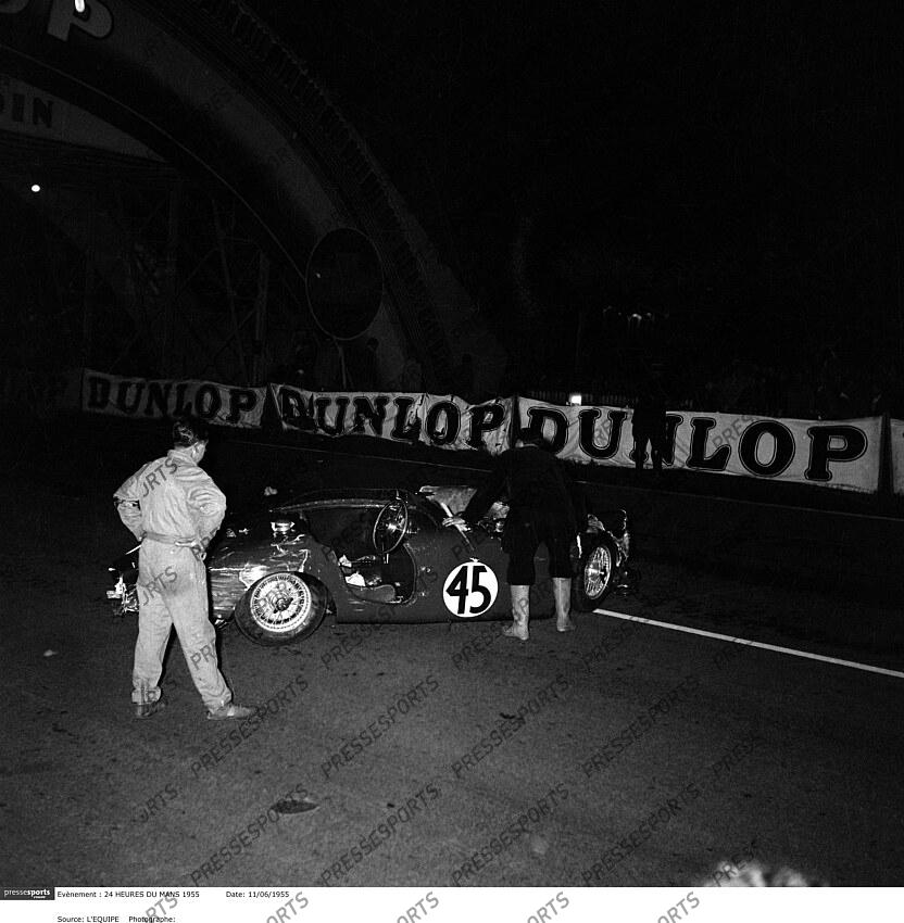 voiture Arnott de Russell et P Taylor