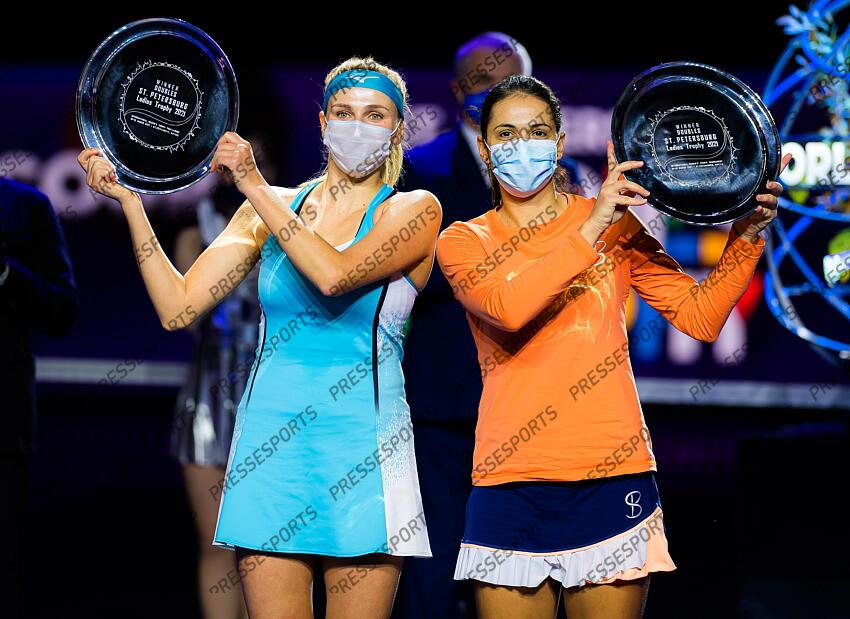 Nadija Kichenok of Ukraine & Raluca Olaru of Romania with their champions trophies after winning the doubles final of the 2021 St. Petersburg Ladies Trophy WTA 500 tournament 