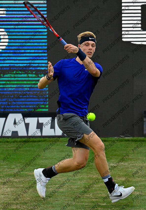 10.06.2021, Tennisclub Weissenhof, Stuttgart, GER, ATP Tour, Mercedes Cup in Stuttgart 2021, im Bild Denis Shapovalov Schapowalow (CAN) Aktion // during the Mercedes Cup Tournamen of the ATP Tour at the Tennisclub Weissenhof in Stuttgart, Germany on 2021/06/10. EXPA Pictures 