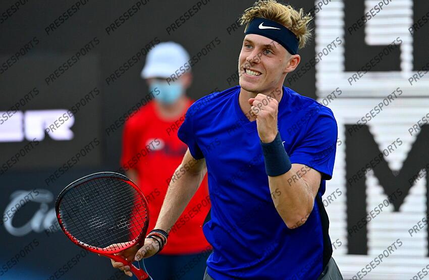 10.06.2021, Tennisclub Weissenhof, Stuttgart, GER, ATP Tour, Mercedes Cup in Stuttgart 2021, im Bild Denis Shapovalov Schapowalow (CAN) Jubel jubelt Gestik, Geste Faust // during the Mercedes Cup Tournamen of the ATP Tour at the Tennisclub Weissenhof in Stuttgart, Germany on 2021/06/10. EXPA Pictures 