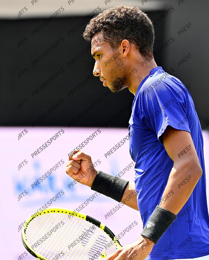 10.06.2021, Tennisclub Weissenhof, Stuttgart, GER, ATP Tour, Mercedes Cup in Stuttgart 2021, im Bild Felix Auger-Aliassime (CAN) Aktion jubelt Jubel // during the Mercedes Cup Tournamen of the ATP Tour at the Tennisclub Weissenhof in Stuttgart, Germany on 2021/06/10. EXPA Pictures 