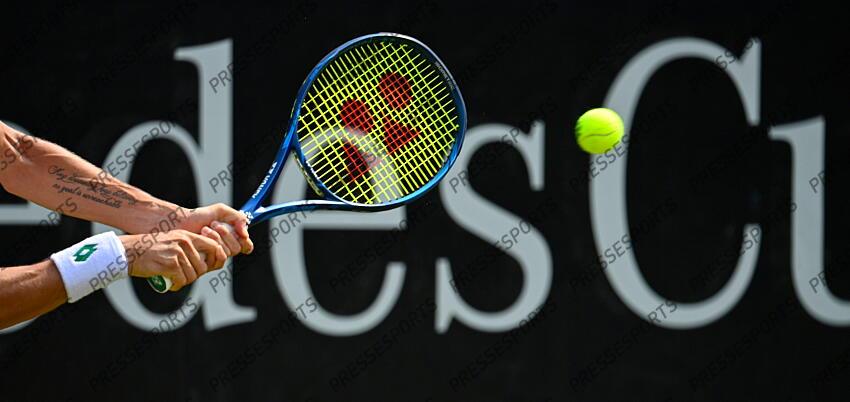 10.06.2021, Tennisclub Weissenhof, Stuttgart, GER, ATP Tour, Mercedes Cup in Stuttgart 2021, im Bild Feature Lloyd Harris (RSA) Aktion // during the Mercedes Cup Tournamen of the ATP Tour at the Tennisclub Weissenhof in Stuttgart, Germany on 2021/06/10. EXPA Pictures 