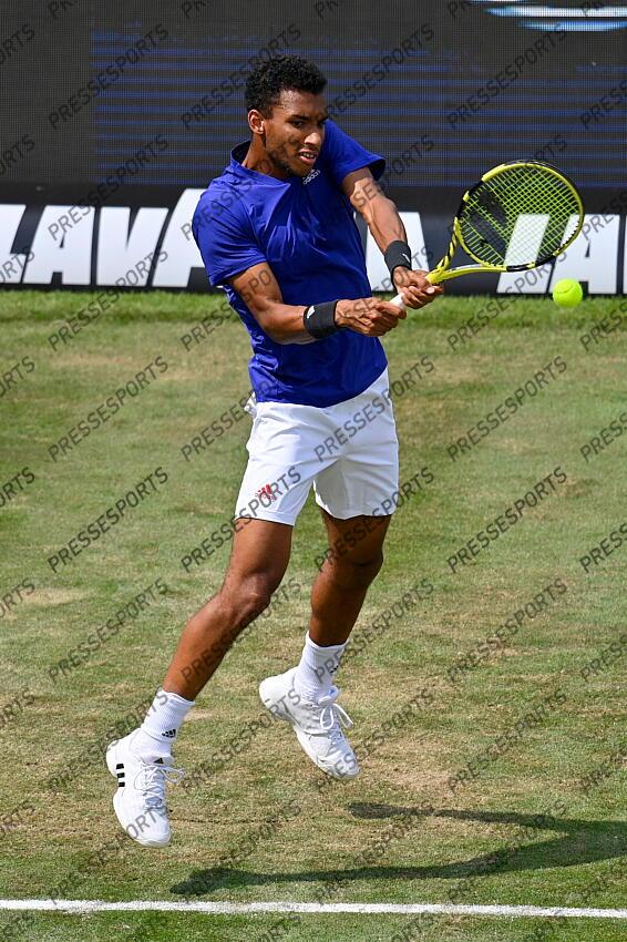 10.06.2021, Tennisclub Weissenhof, Stuttgart, GER, ATP Tour, Mercedes Cup in Stuttgart 2021, im Bild Felix Auger-Aliassime (CAN) Aktion // during the Mercedes Cup Tournamen of the ATP Tour at the Tennisclub Weissenhof in Stuttgart, Germany on 2021/06/10. EXPA Pictures 