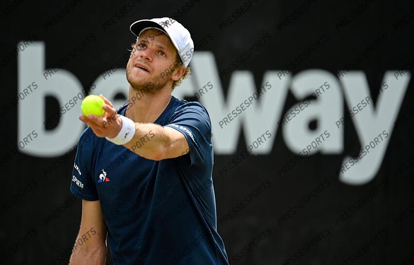 10.06.2021, Tennisclub Weissenhof, Stuttgart, GER, ATP Tour, Mercedes Cup in Stuttgart 2021, im Bild Yannick Hanfmann (GER) Aktion // during the Mercedes Cup Tournamen of the ATP Tour at the Tennisclub Weissenhof in Stuttgart, Germany on 2021/06/10. EXPA Pictures 