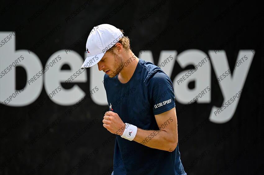 10.06.2021, Tennisclub Weissenhof, Stuttgart, GER, ATP Tour, Mercedes Cup in Stuttgart 2021, im Bild Yannick Hanfmann (GER) jubelt Jubel // during the Mercedes Cup Tournamen of the ATP Tour at the Tennisclub Weissenhof in Stuttgart, Germany on 2021/06/10. EXPA Pictures 