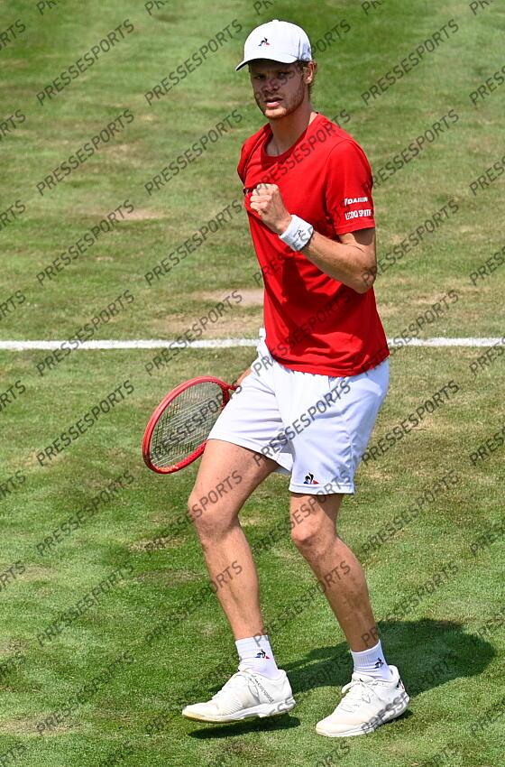 10.06.2021, Tennisclub Weissenhof, Stuttgart, GER, ATP Tour, Mercedes Cup in Stuttgart 2021, im Bild Yannick Hanfmann (GER) Jubel jubelt Faust Gestik, Geste // during the Mercedes Cup Tournamen of the ATP Tour at the Tennisclub Weissenhof in Stuttgart, Germany on 2021/06/10. EXPA Pictures 