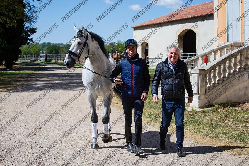 Elevage MASSA. Sylvain MASSA, Arnaud SERE et Meteor de Massa. Photographie Eric KNOLL Elevage MASSA avec Arnaud et Anne Sophie SERRE 