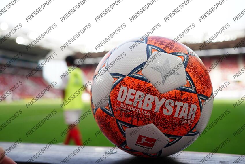 Derbystar Ligaball Mainz, 15.08.2021, Fussball, Bundesliga, 1. FSV Mainz 05 - RB Leipzig 1:0 MAYENCE-RB LEIPZIG (1-0) 
