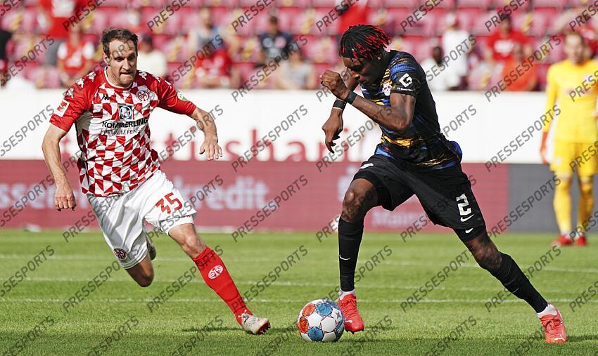 v.l. Stephan Fuerstner (Mainz), Mohamed Simakan Mainz, 15.08.2021, Fussball, Bundesliga, 1. FSV Mainz 05 - RB Leipzig MAYENCE-RB LEIPZIG (1-0) 