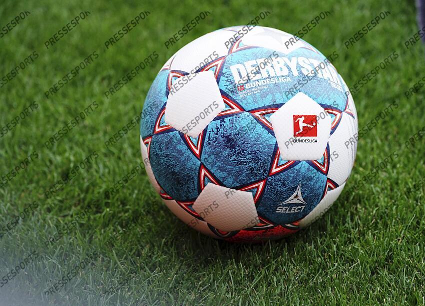 Derbystar Ligaball Mainz, 15.08.2021, Fussball, Bundesliga, 1. FSV Mainz 05 - RB Leipzig MAYENCE-RB LEIPZIG (1-0) 