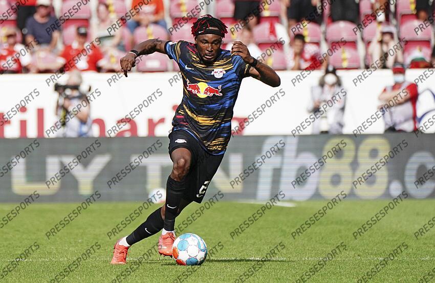 Mohamed Simakan (Leipzig) Mainz, 15.08.2021, Fussball, Bundesliga, 1. FSV Mainz 05 - RB Leipzig MAYENCE-RB LEIPZIG (1-0) 