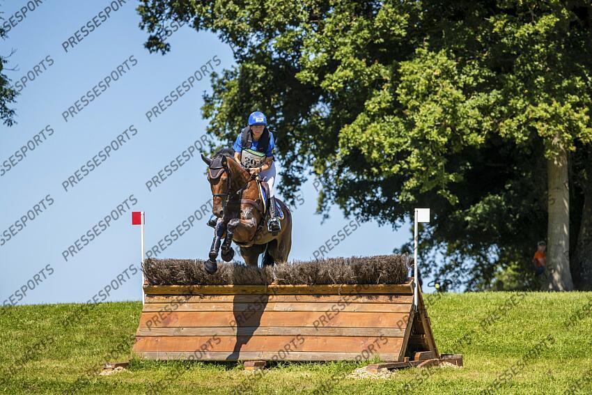 Le Grand Complet 2021. Haras du Pin. CCI2-L. Karin DONCKERS (BEL). OLYMPIC DE MUZE Photographie Eric KNOLL LE GRAND COMPLET HARAS DU PINS 