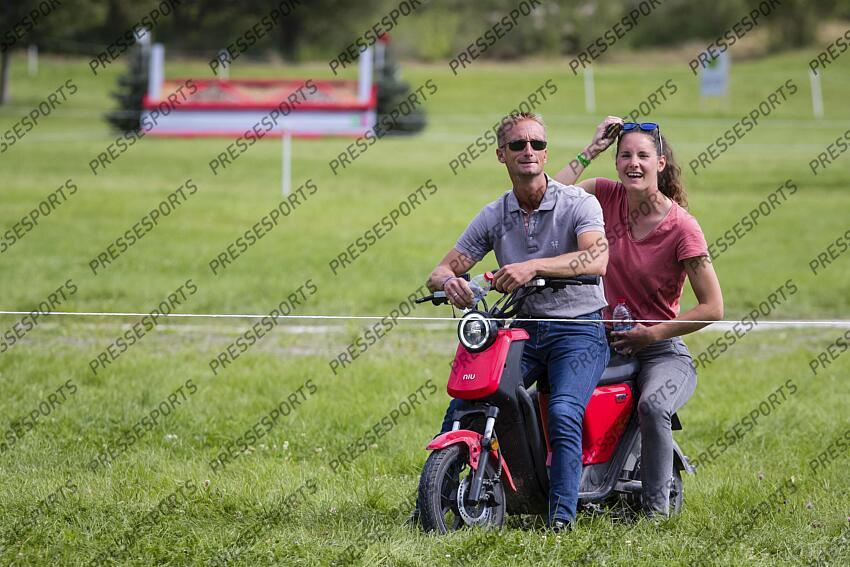 Le Grand Complet 2021. Haras du Pin. CCI04-S. Ambiance. Reconnaissance. Christopher SIX & Chloe GENET (FRA) Photographie Eric KNOLL LE GRAND COMPLET HARAS DU PINS 