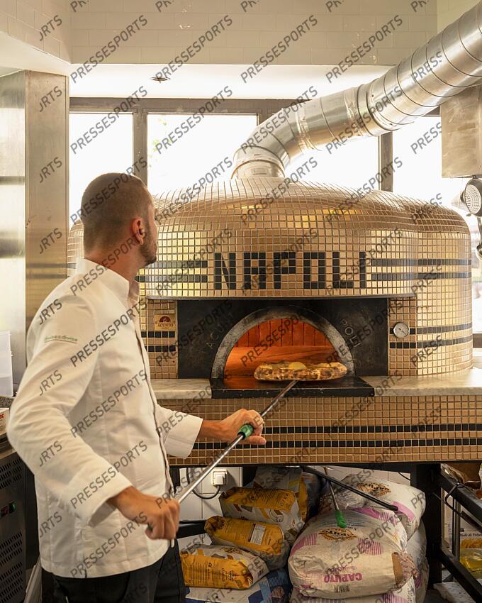 MAGAZINE PEPPE PIZZERIA cutraro (giuseppe) le chef napolitain Giuseppe Cutraro champion du monde 2019-2020 