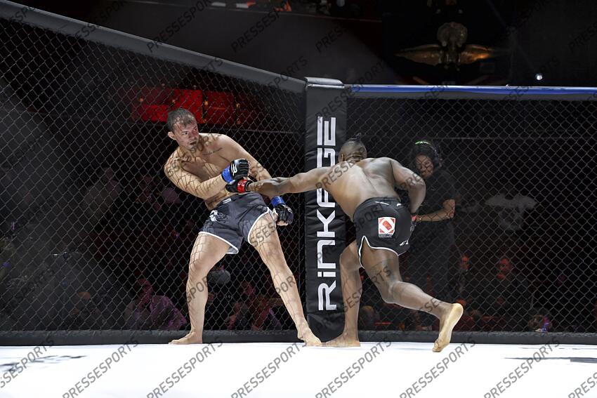lapilus (damien) (fra) gant rouge rodrigues (leandro) (bra) gant bleu MMA GRAND PRIX 4 