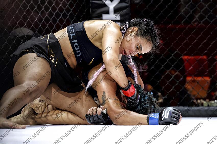 zouak (rizlen) (fra) gant rouge pereira (jennifer) (bra) gant bleu MMA GRAND PRIX 4 
