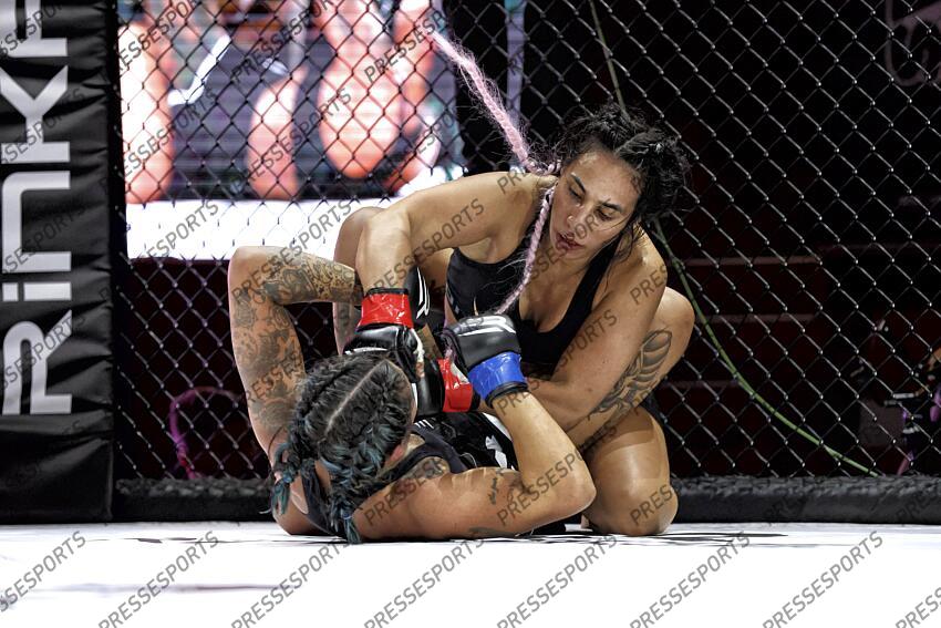 zouak (rizlen) (fra) gant rouge pereira (jennifer) (bra) gant bleu MMA GRAND PRIX 4 