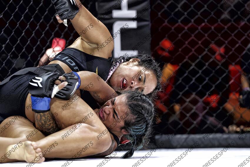 zouak (rizlen) (fra) gant rouge pereira (jennifer) (bra) gant bleu MMA GRAND PRIX 4 