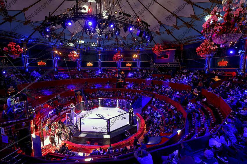 Vue Cirque d'hiver Bouglione MMA GRAND PRIX 4 