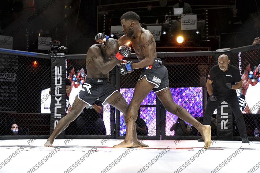 sidibe (bandjougou) (fra) gant rouge deh (konmon) (fra) gant bleu MMA GRAND PRIX 4 