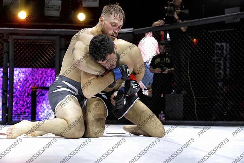 marie saadi (mickael) (fra) gant rouge guenana (kaled) gant bleu MMA GRAND PRIX 4 