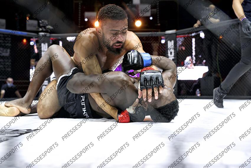 saadi (mehdi) (fra) gant rouge kadiake (mohamed) (fra) gant bleu MMA GRAND PRIX 4 