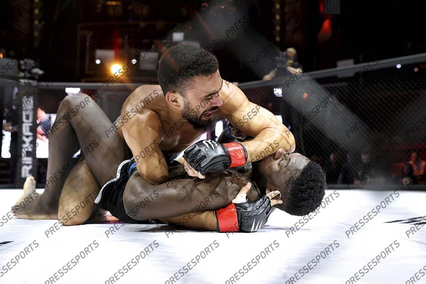 saadi (mehdi) (fra) gant rouge kadiake (mohamed) (fra) gant bleu MMA GRAND PRIX 4 