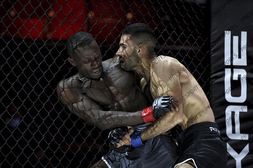 diallo (ibrahim) (fra) gant bleu arabzai (parwaiz) (fra) gant rouge MMA GRAND PRIX 4 
