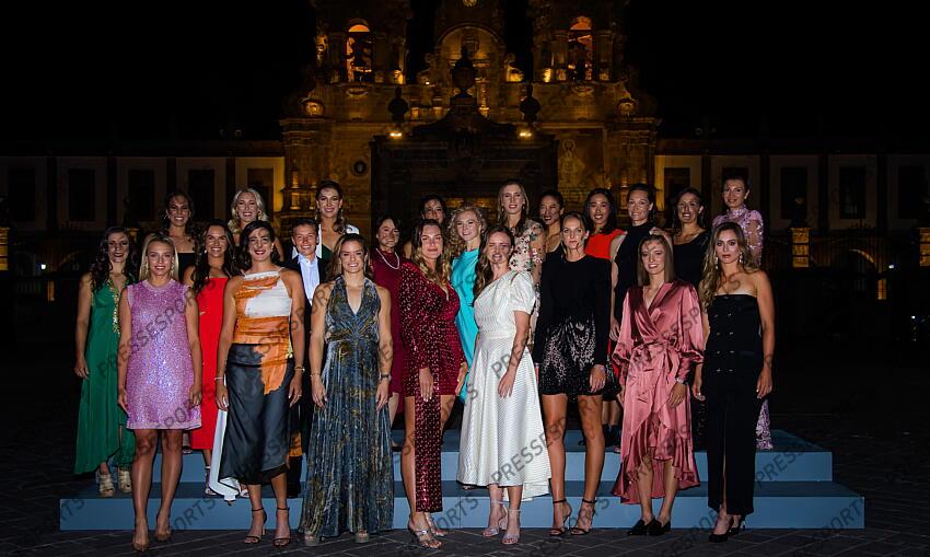 Andreja Klepac of Slovenia, Darija Jurak of Croatia, Shuai Zhang of China, Samantha Stosur of Australia, Nicole Melichar of the United States & Demi Schuurs of the Netherlands, Barbora Krejcikova, Katerina Siniakova of the Czech Republic, Ena Shibahara, Shuko Aoyama of Japan, Desirae Krawczyk of the United States, Alexa Guarachi of Chile, Giuliana Olmos of Mexio & Sharon Fichman of Canada, Anett Kontaveit of Estonia, Garbine Muguruza of Spain, Maria Sakkari of Greece, Aryna Sabalenka of Belarus, Barbora Krejcikova of the Czech Republic, Karolina Pliskova of the Czech Republic, Iga Swiatek of Poland & Paula Badosa of Spain during the iconic photo shoot ahead of ceremony of the 2021 Akron WTA Finals Guadalajara WTA tennis tournament soiree gala 2021 Akron WTA Finals Guadalajara Monday Draw 