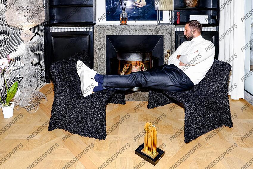 donnarumma (gianluigi) REMISE TROPHEE YACHINE A DONNARUMMA trophee recompensant le meilleur gardien de l'annee. Le gardien italien champion d'Europe a son domicile. - Attention image soumise a conditions particulieres, nous contacter avant toute utilisation - 