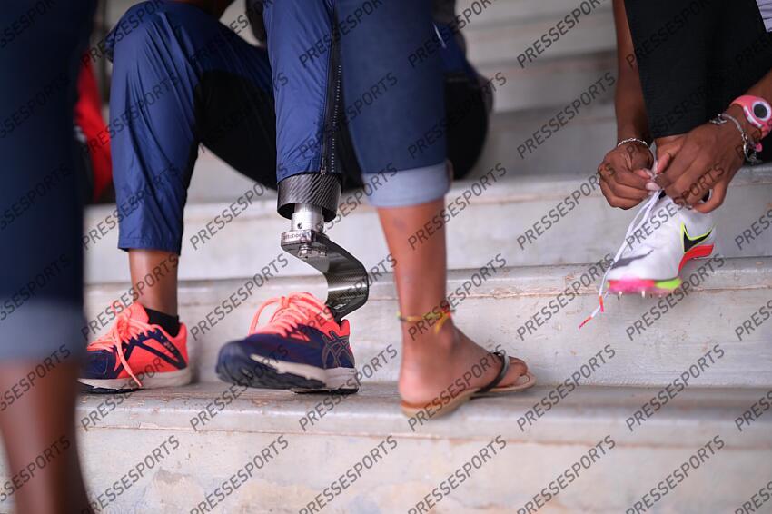L’une est entraîneure et a perdu sa jambe en 2019, vingt et un ans après avoir porté au plus haut le relais tricolore aux Championnats d’europe. L’autre, demi- finaliste cet été aux Jo de tokyo sur 200 m, est l’une des grandes espoirs du sprint français. Mais, entre Katia Benth et gémima Joseph, l’histoire va bien au-delà du sport. 